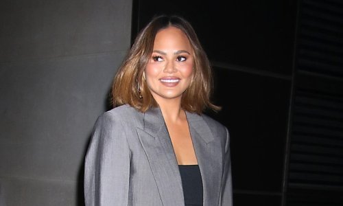 Ove hlače i sako će vas oduševiti ili zgroziti, ali sandalama je teško pronaći manu