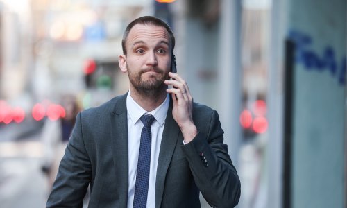 Gong prijavio Erlića jer je u gradskom uredu vodio kampanju