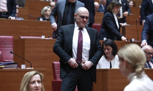 Vladajuća većina na testu, prvo glasanje nakon što je Dabro ostao bez imuniteta