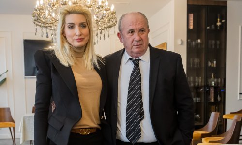 Kerumovi na okupu: Fani ukrala sve poglede u skupocjenim komadima