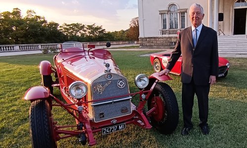 I princ Aleksandar Karađorđević uz studente u Beogradu