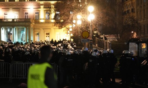Što dosad znamo o navodnom napadu 'zvučnim topom' na prosvjedu u Beogradu