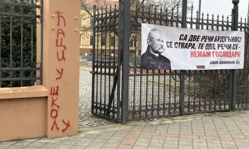 Jedna riječ obilježila je prosvjede u Srbiji: Znate li kako je nastala?