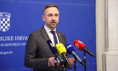 Piletić najavio povećanje naknada u socijalnoj skrbi, primat će ih i određeni studenti