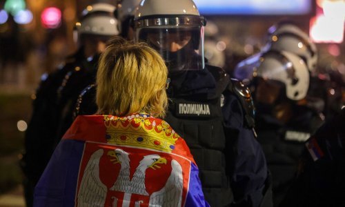 Srbi bi rušili Vučića, ne znaju bi li u EU ili s Rusima, a najviše vjeruju - crkvi i Đokoviću