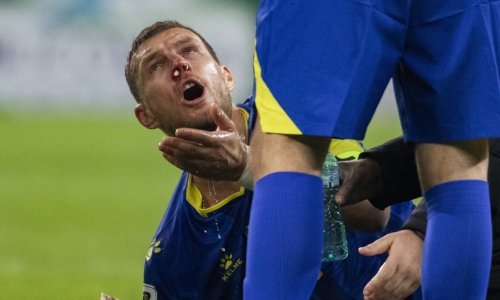 Pogledajte kako je Rumunj nogom udario Džeku u glavu i slomio mu nos