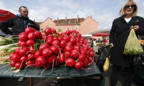 Uskrsna košarica eksplodirala. Neke stvari skuplje su i 60 posto nego lani