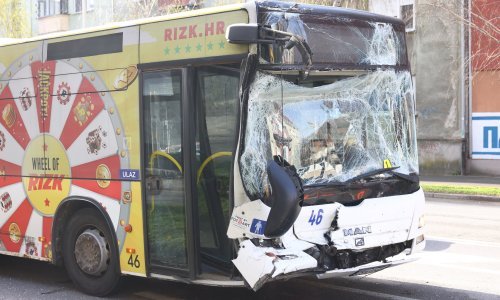 Policija se oglasila o novim detaljima sudara autobusa u Osijeku
