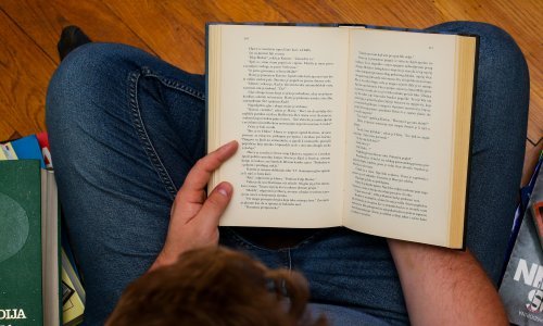 Opravdavao rusku agresiju, pa je osuđen na - čitanje knjiga