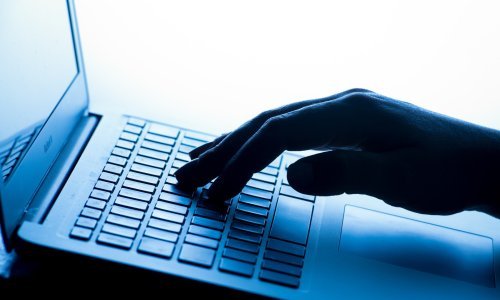 Zbog AI-ja organizirani kriminal sve opasniji: Deepfake mahom usmjeren na pornografiju