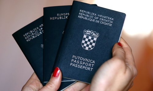 Pradjed mu je imao 17 godina kada je s Brača pobjegao u Čile, a sad je i on dobio hrvatsku putovnicu
