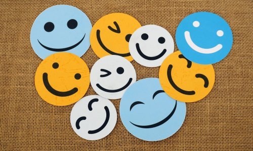 Ovo su najpopularniji emojiji: Koji 'smajlić' koristiti i što znače svi ti emotikoni