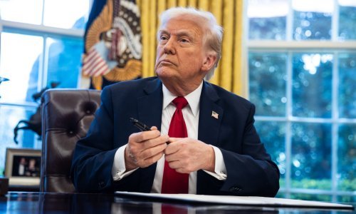 Trump i treći put predsjednik? On kaže da se ne šali, no evo što kaže Ustav