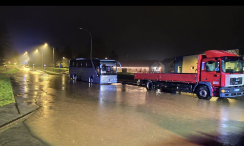 VIDEO Izlila se rijeka Vučica cijelim koritom, poplava prijeti kućama u Orahovici