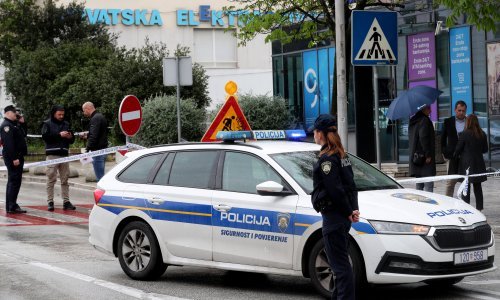 Pljačkaš je bio maskiran, svjedoci u šoku: 'Vidio sam kako povlači zaštitara. Bili smo oči u oči'