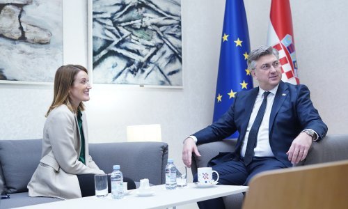 Plenković najavio veliko ulaganje u vojsku, komentirao i dopremu nafte Srbiji