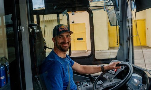 Martin Sinković sjeo za volan ZET-ovog autobusa, pogledajte kako je to izgledalo