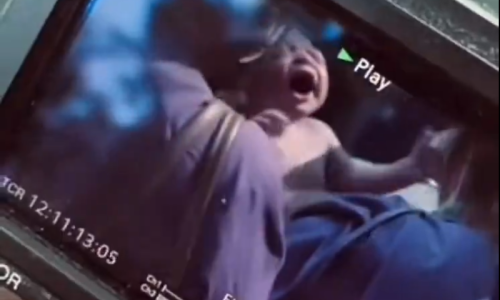 Snimka obišla svijet: Žena nakon potresa rodila na ulici u Bangoku