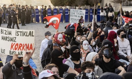 Deseci tisuća Turaka ponovno prosvjeduju protiv pritvaranja Imamoglua