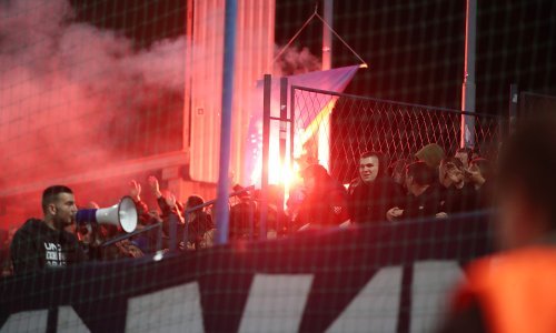 Boysi zapalili zastavu Varaždina; divljanjem šokirali komentatora MAXSporta