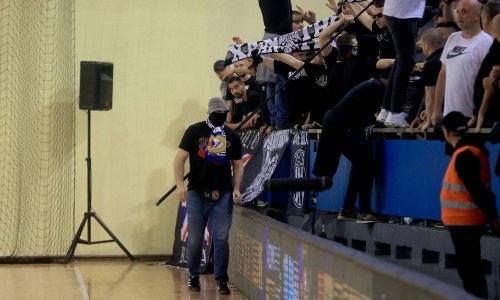 Nevjerojatne scene na rukometu u Beogradu; utakmica Partizana i AEK-a otkazana zbog nereda