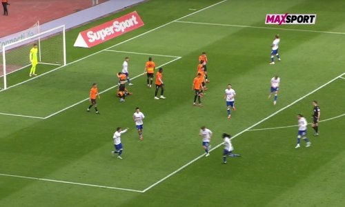 Svi trče prema Rakitiću nakon golčine, a pogledajte što radi Livaja