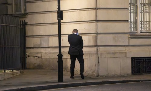 Jedan od najvećih Engleza ikad izazvao javni skandal; urinirao po londonskim ulicama i čeka ga kazna