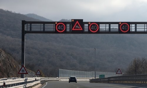 Vjetar stvara probleme u prometu, na snazi brojne zabrane i ograničenja