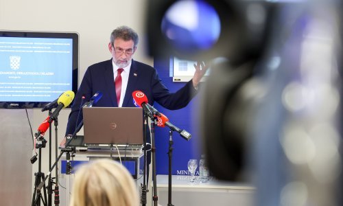 Fuchs objasnio koliko novca je na raspolaganju za izgradnju i dogradnju škola