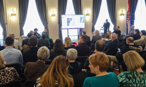 Generacija Z koristi AI, ali za mentalno zdravlje bira stručnjake