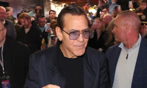 George Clooney neprepoznatljiv s novom bojom kose i imidžem 'talijanskog mafijaša'