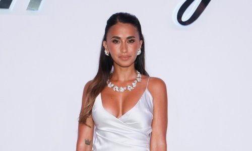 Messijeva supruga iznenadila haljinom; nije ni čudo da je Victoria Beckham oduševljena