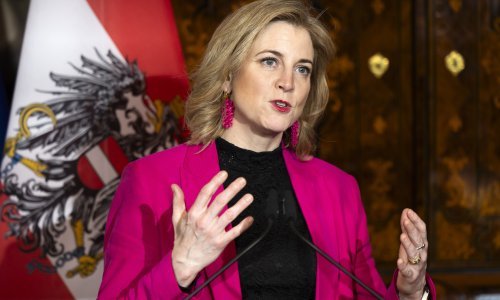 Šefica austrijske diplomacije: Sankcije Dodiku su na snazi, mora biti zaustavljen