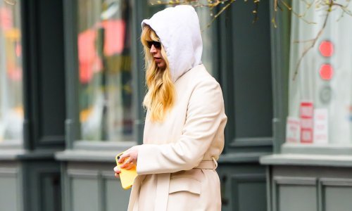 Prvo pojavljivanje nakon poroda: Ni ona nije odoljela tenisicama koje volite ili ne