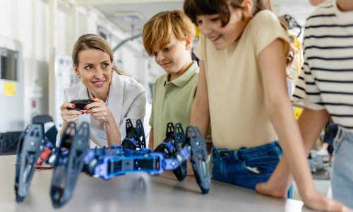 Tijekom tri godine u deset hrvatskih županija provodit će se radionice koje djeci otkrivaju svijet umjetne inteligencije