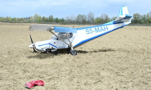 Srušio se mali avion pokraj Siska, pilot je preživio