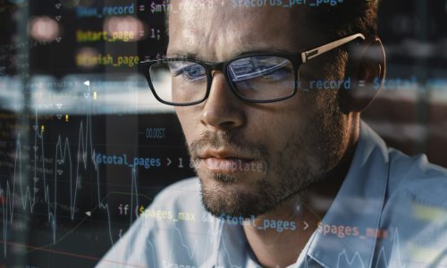 Umjetna inteligencija čini prijevare lakšima i masovnijima nego ikad. Evo kako se zaštititi