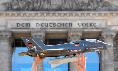 Berlin potiho planira ući u biznis s oružjem: Posredovat će u prodaji tenkova i raketa