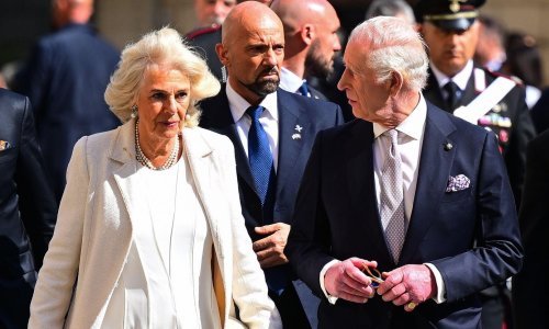 Za proslavu 20. godišnjice braka u Italiji kraljica Camilla odjenula je - vjenčanicu