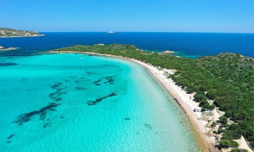 Sardinija je poznata po prekrasnim plažama, ali nema više uživanja na pijesku bez ograničenja