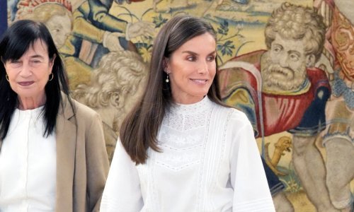 Hit sezone: U kombinaciji s ovim hlačama bijela košulja dobila je sasvim novi smisao