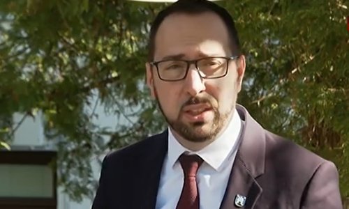 Tomašević: 'Ovo je nasilnik koji je ilegalno okupirao trećinu Hipodroma'