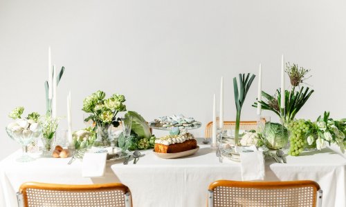 Predivna uskrsna bajka na stolu: Cvjetni aranžmani, jestiva umjetnost i mirisna štruca