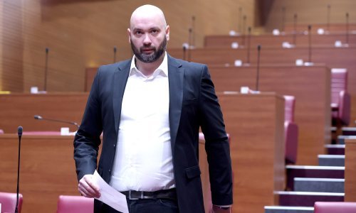 Baksa podržao prosvjed odgojitelja: Stručni kadar bježi ili ne želi ni ući u sustav