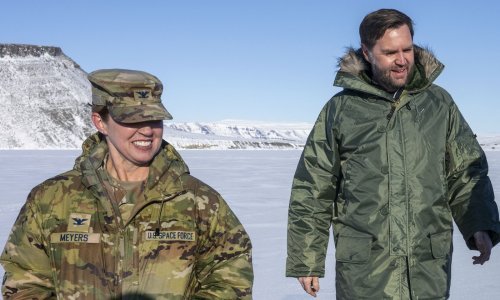 Pentagon smijenio zapovjednicu baze na Grenlandu jer se suprotstavila Vanceu