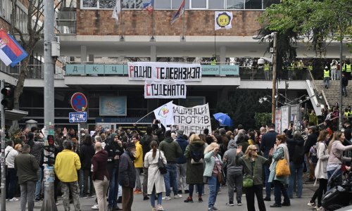 Srbijanski studenti i dalje blokiraju RTS, biciklisti večeras stižu u Strasbourg