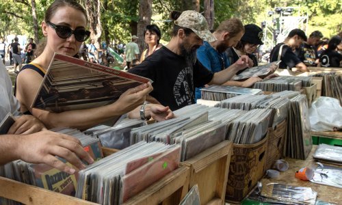 Skupljate ploče? Pripremite se na žestoka poskupljenja, a krivac je opet Trump