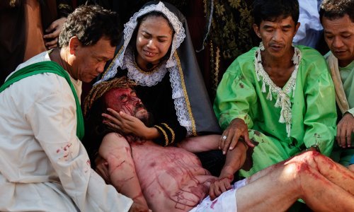 Veliki petak na Filipinima; krvava rekonstrukcija raspeća Krista