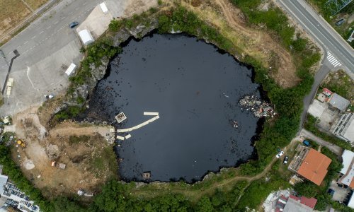 Počelo vađenje glomaznog otpada iz 'crne jame' Sovjak