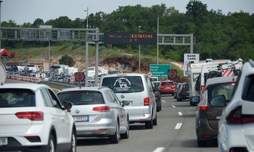 Policija objavila kad i gdje se očekuju najveće gužve na cestama tijekom produženog vikenda